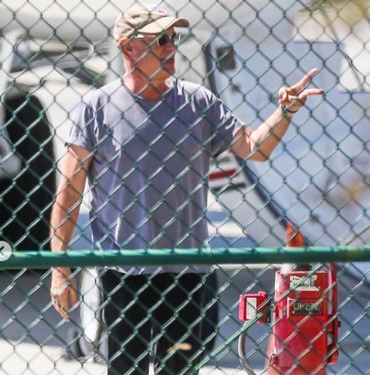 Tom Hanks Tom Hanks