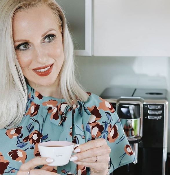 Nika Urbas Nika Urbas