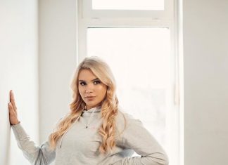Anamaria Goltes je v kopalkah pokazala svojo izklesano postavo