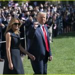 Ljudje so prepričani, da to ni Melania Trump ob Donaldu, ampak njena dvojnica, preverite