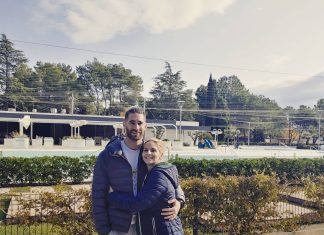 Lea Sirk se je po dveh punčkah razveselila sina. Poglejte, kako sta ga s partnerjem poimenovala