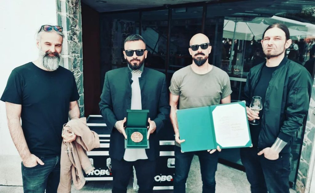 Giani Poposki, Poglejte, kaj je vokalist Giani Poposki (bivši fant hčerke Zorana Predina) prejel od župana Ljubljane, Zorana Jankovića!