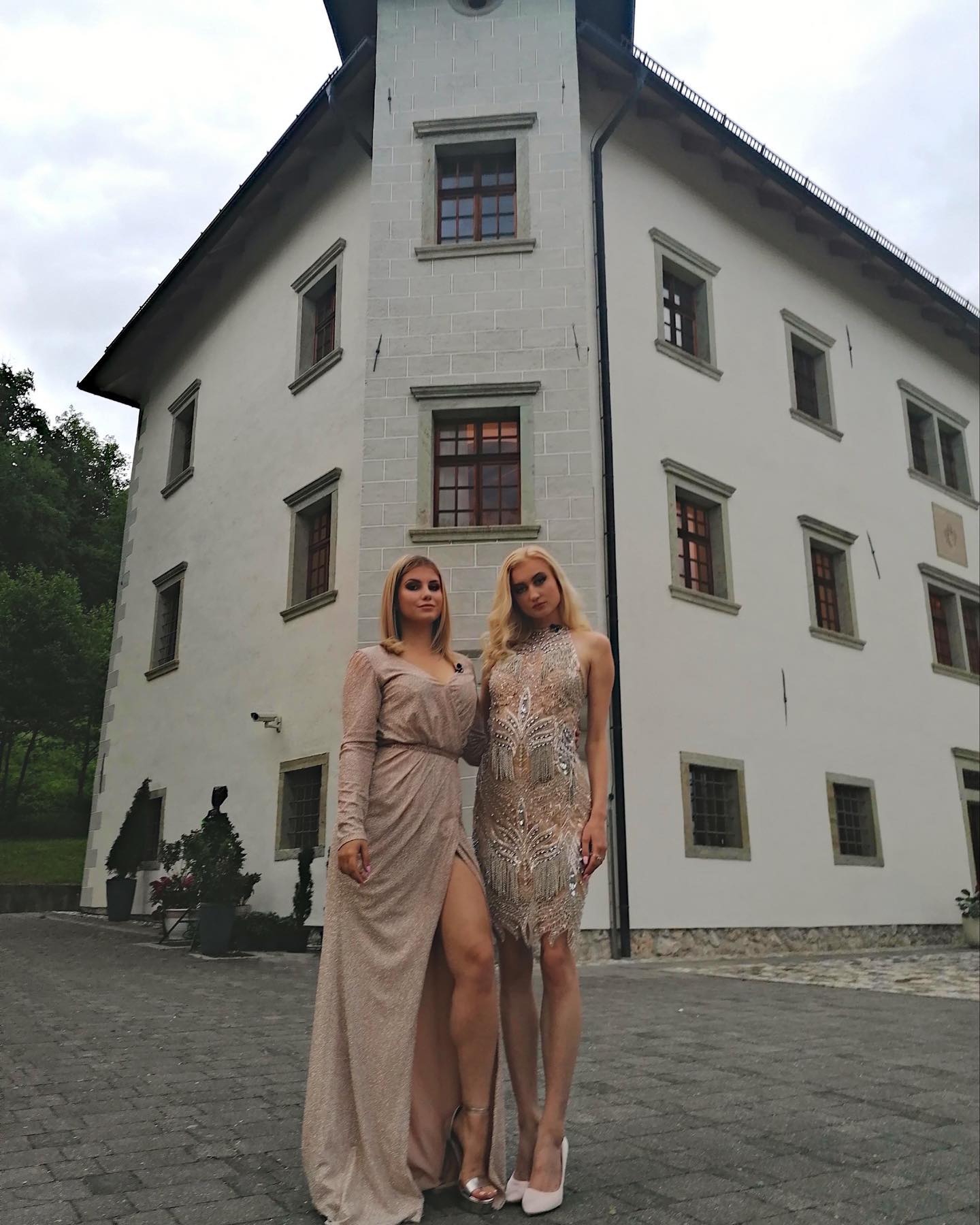 Suki in Eva Luna pred izkločitvijo. Vir: Instagram
