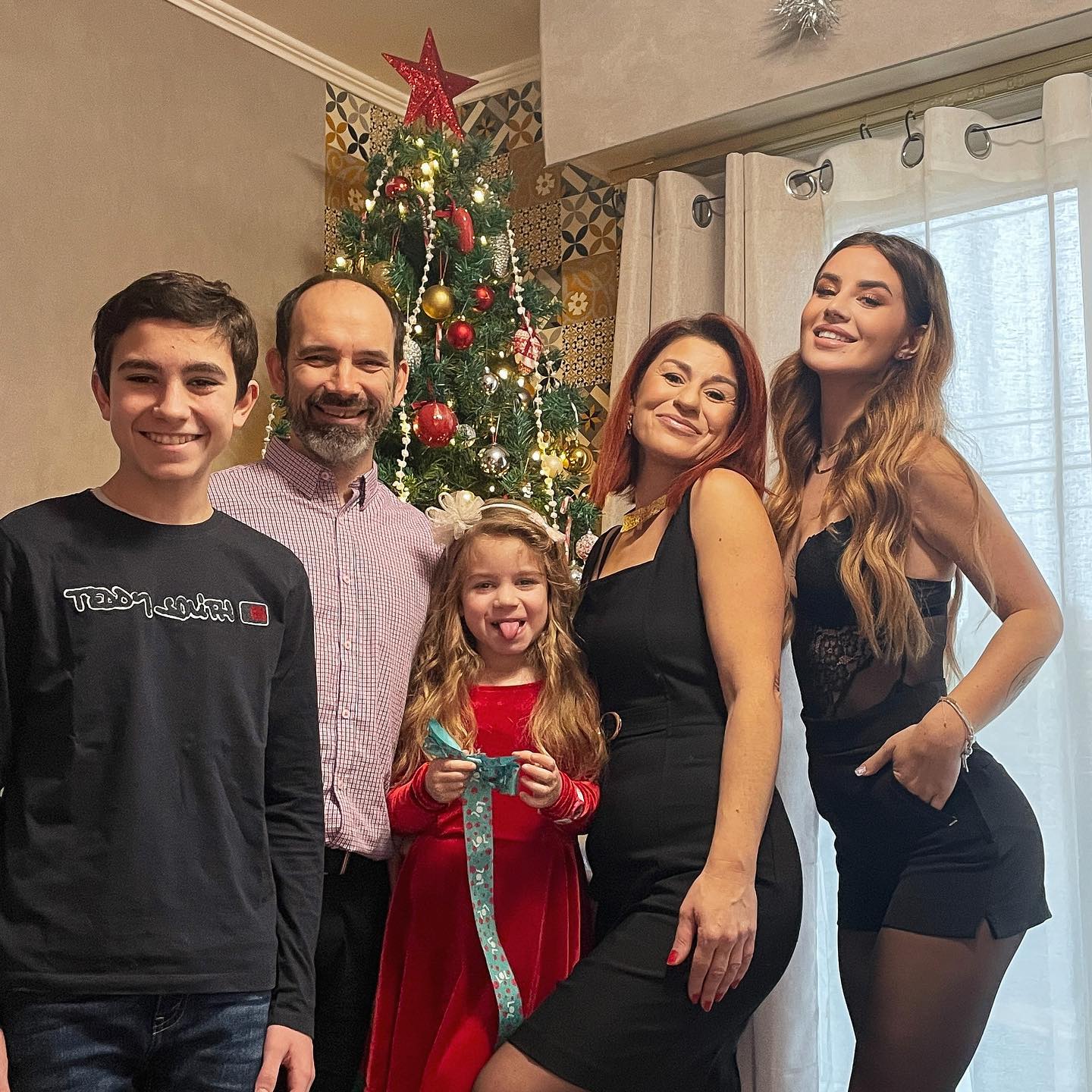 Tjaša Kramarič z družino. Vir: Instagram