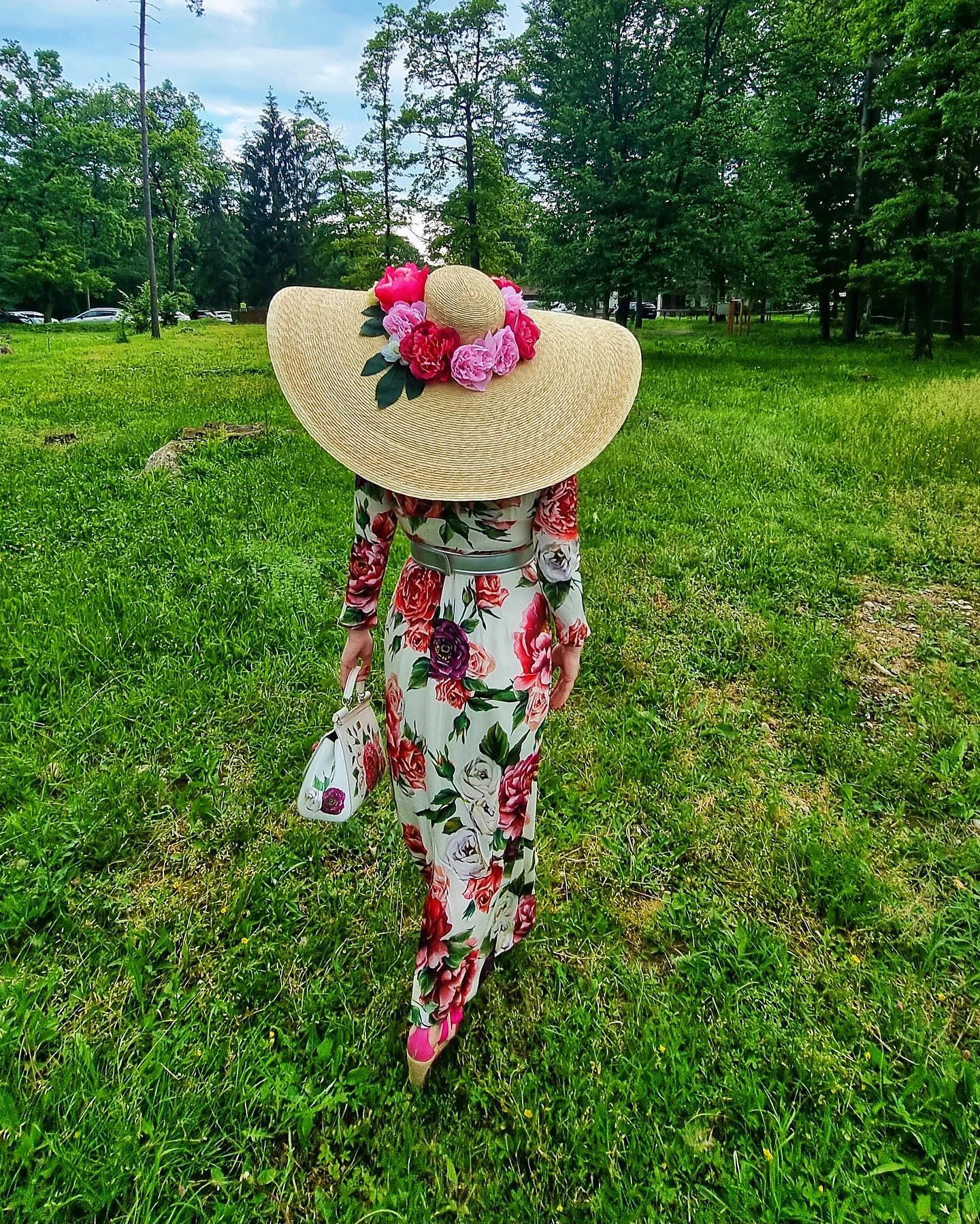 Prečudovit klobuk Danice Lovenjak. Vir: Instagram