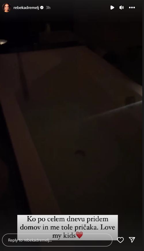 Rebeki Dremelj je hči pripravila kopel. Vir: Instagram