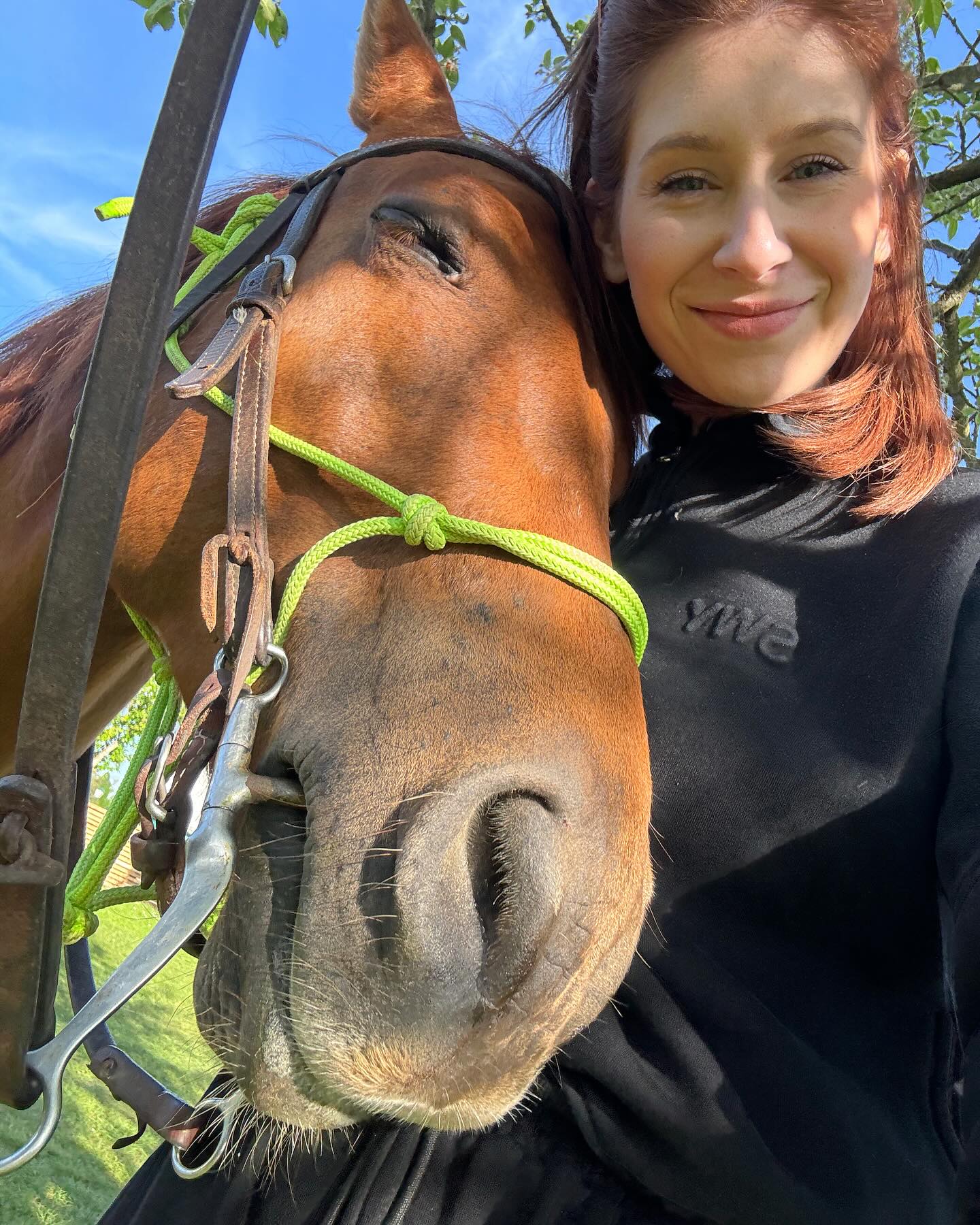 Eva Boto je prvič v življenju jahala konja. Vir: Instagram