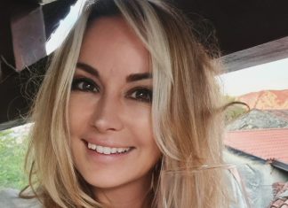 Saša Lendero s kozarcem v roki
