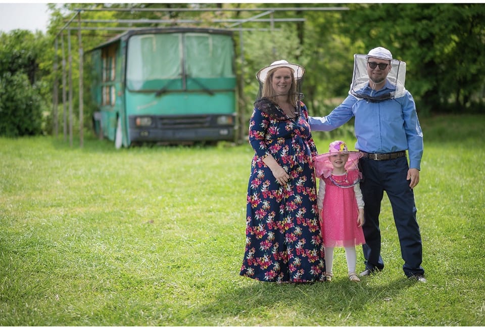 Prekrasna čebelarska družina. Vir: Facebook
