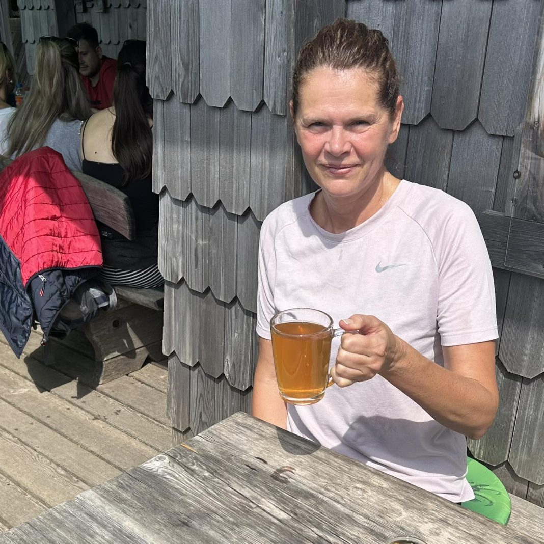 Alenka Bratušek je še zadnjič letos zaplavala v Bohinjskem jezeru (2) Alenka Bratušek je še zadnjič letos zaplavala v Bohinjskem jezeru (2)