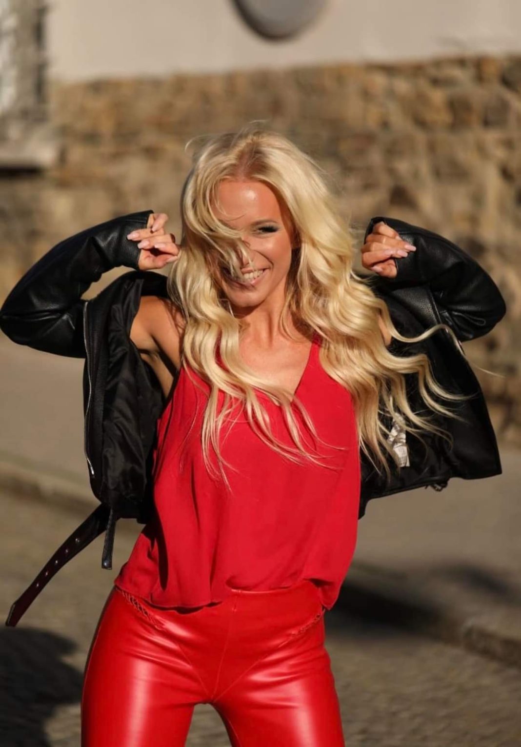Pevka Alya