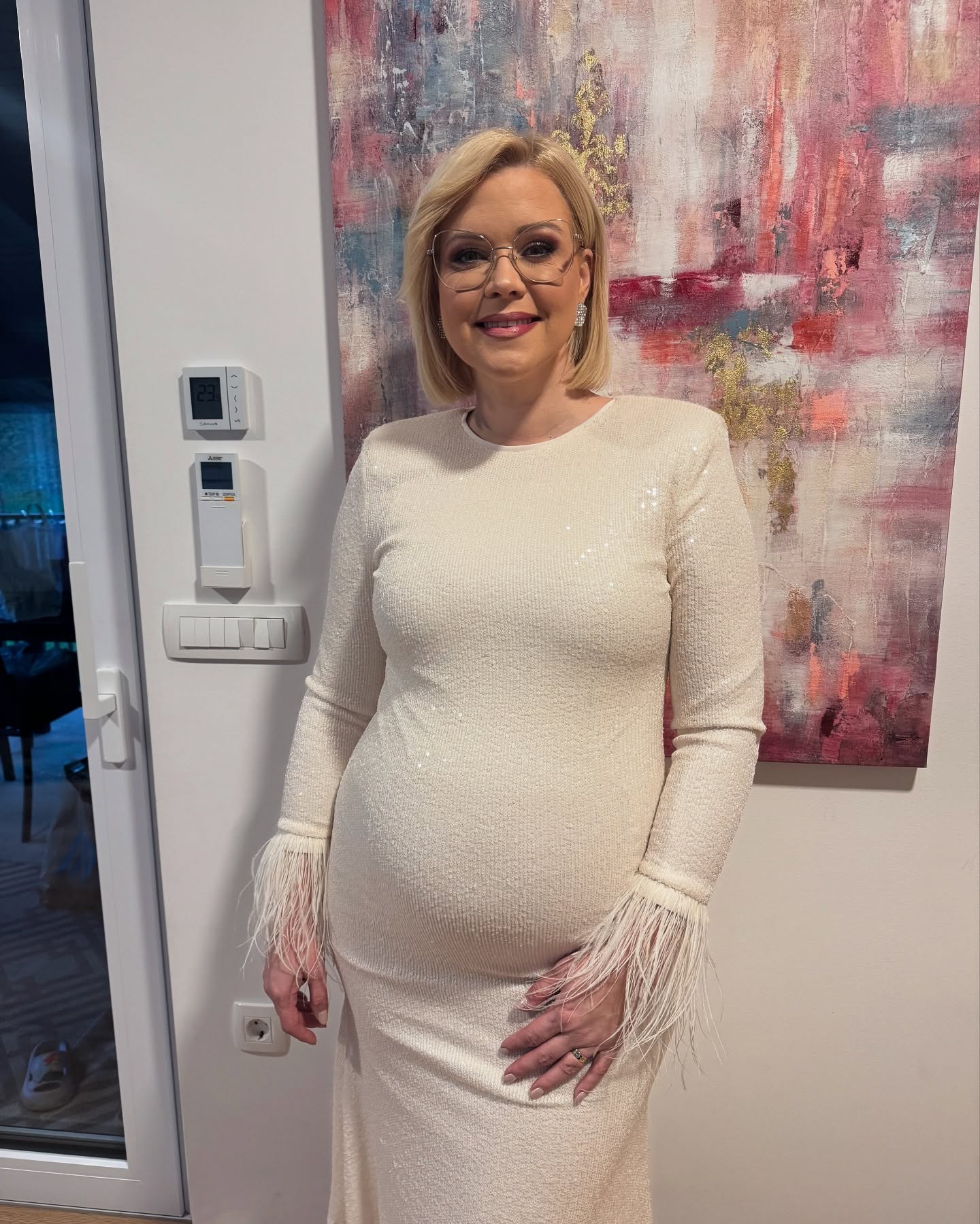Darja ima že takole zaobljen trebušček. Vir: Instagram
