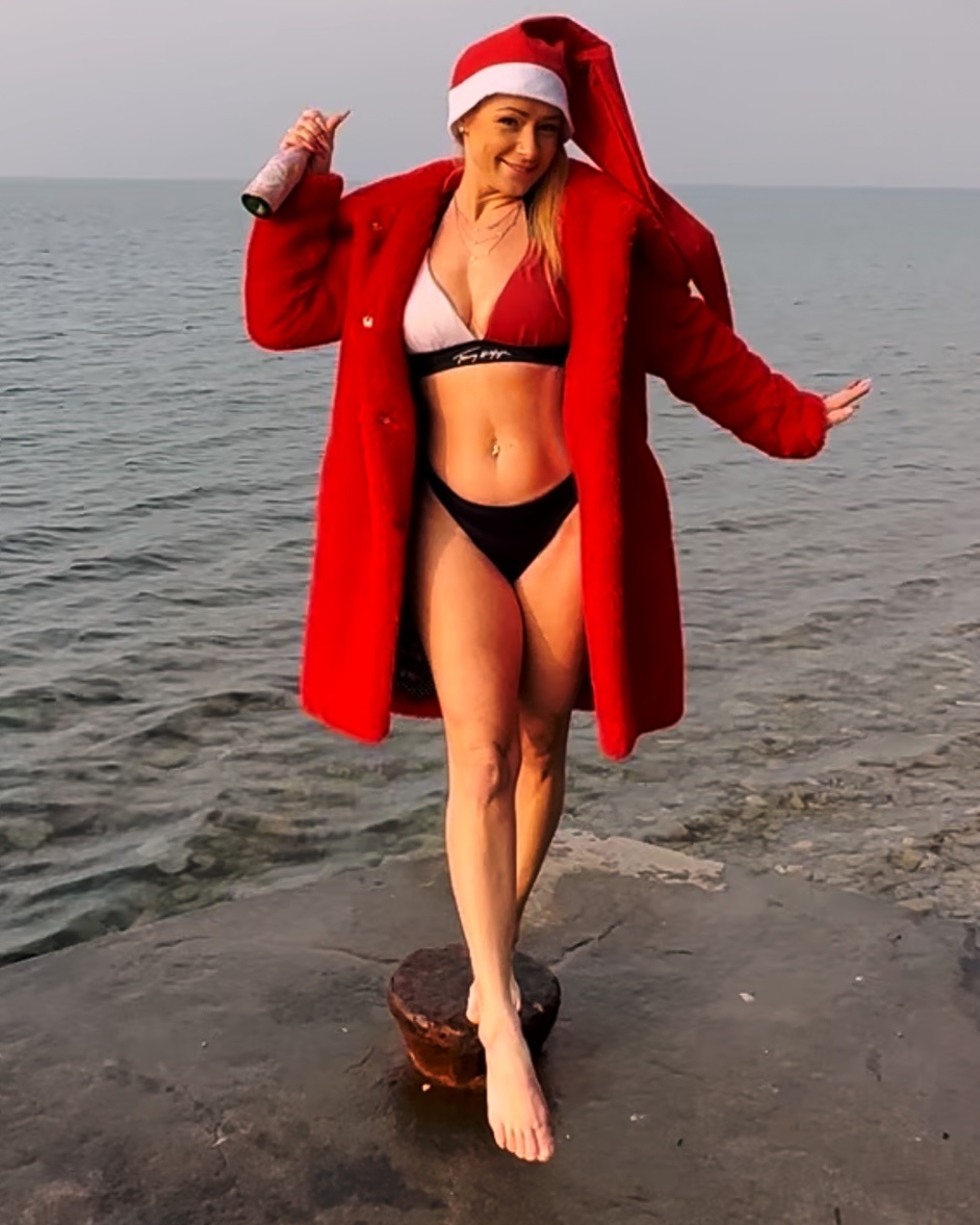 Vlasta Mažgon je skočila v morje. Vir: Instagram