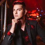 Kaj se dogaja? Damjan Murko je namreč s sinom zapustil državo in …
