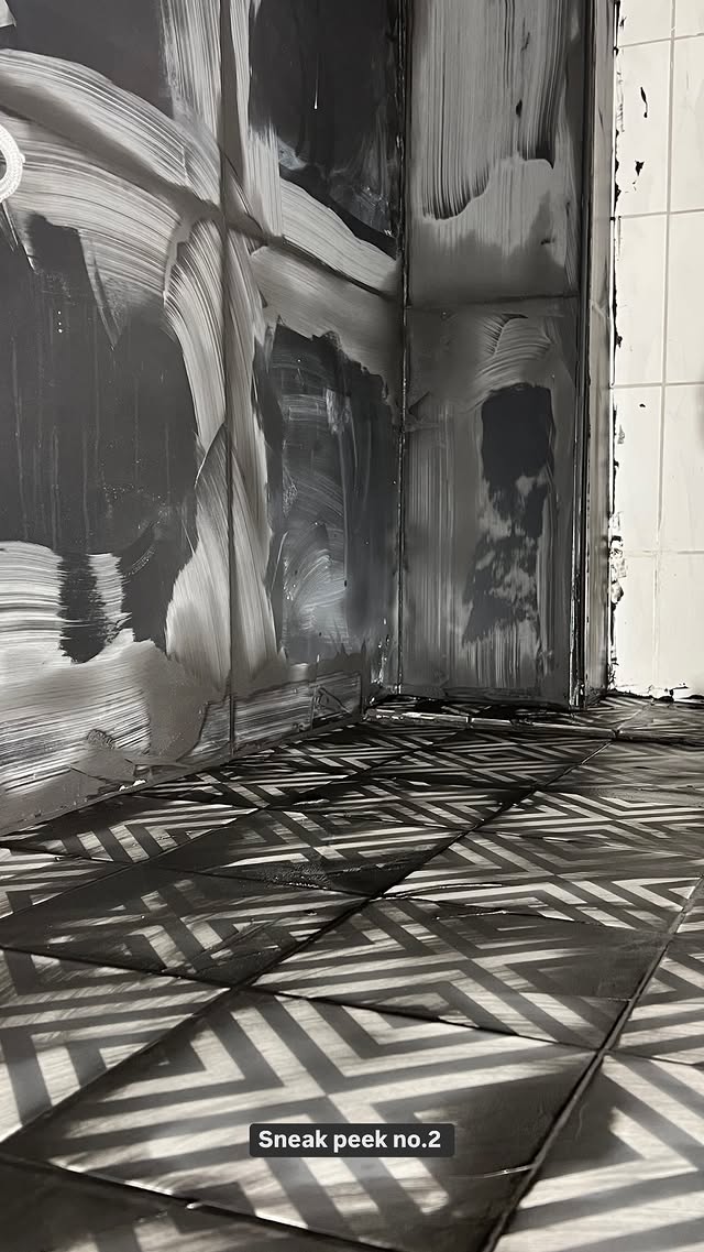 Pred odprtjem je lokal renoviral. Vir: Instagram
