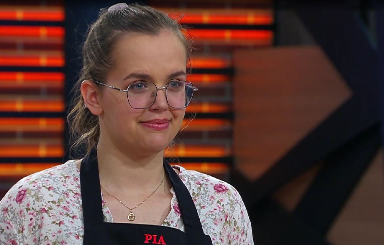 Tekmovanje bo zapustila Pia. Vir: Voyo.si
