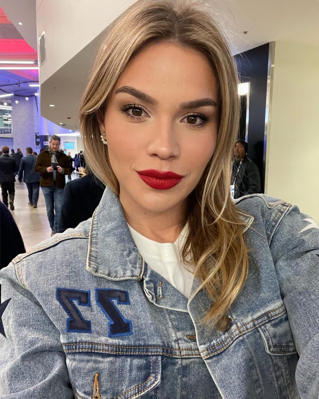Anamaria Goltes (30)