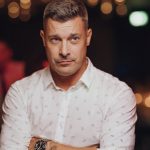 Znan slovenski voditelj tako ravna s svojo ženo
