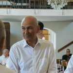 Nihče ne bi verjel, da Janez Janša počne nekaj takšnega