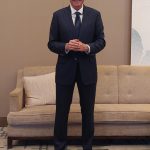 Borut Pahor podpisal ekskluzivno pogodbo s svetovno znanim podjetnikom