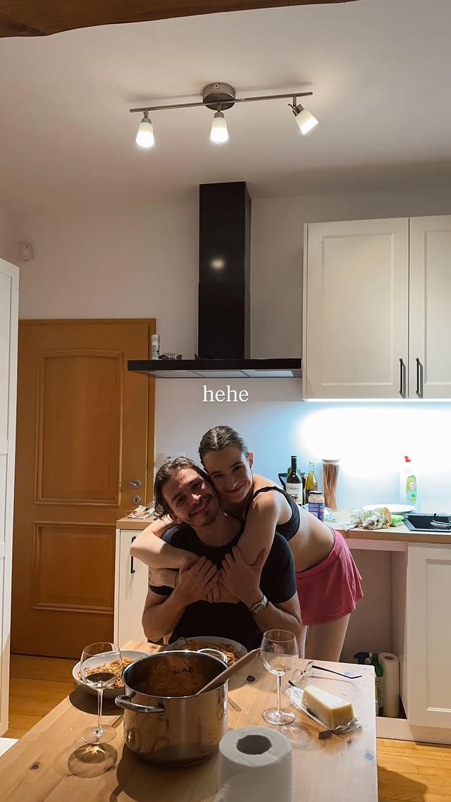 Gaja in njen izbranec sta srečna