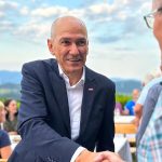 Janez Janša na tapeti. Si tega ne bi smel dovoliti?