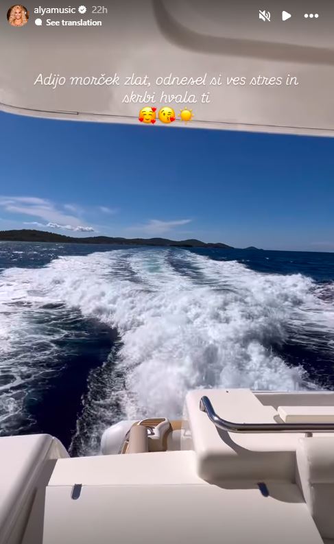 Alya se je poslovila od svojega zlatega morja. Vir: Instagram
