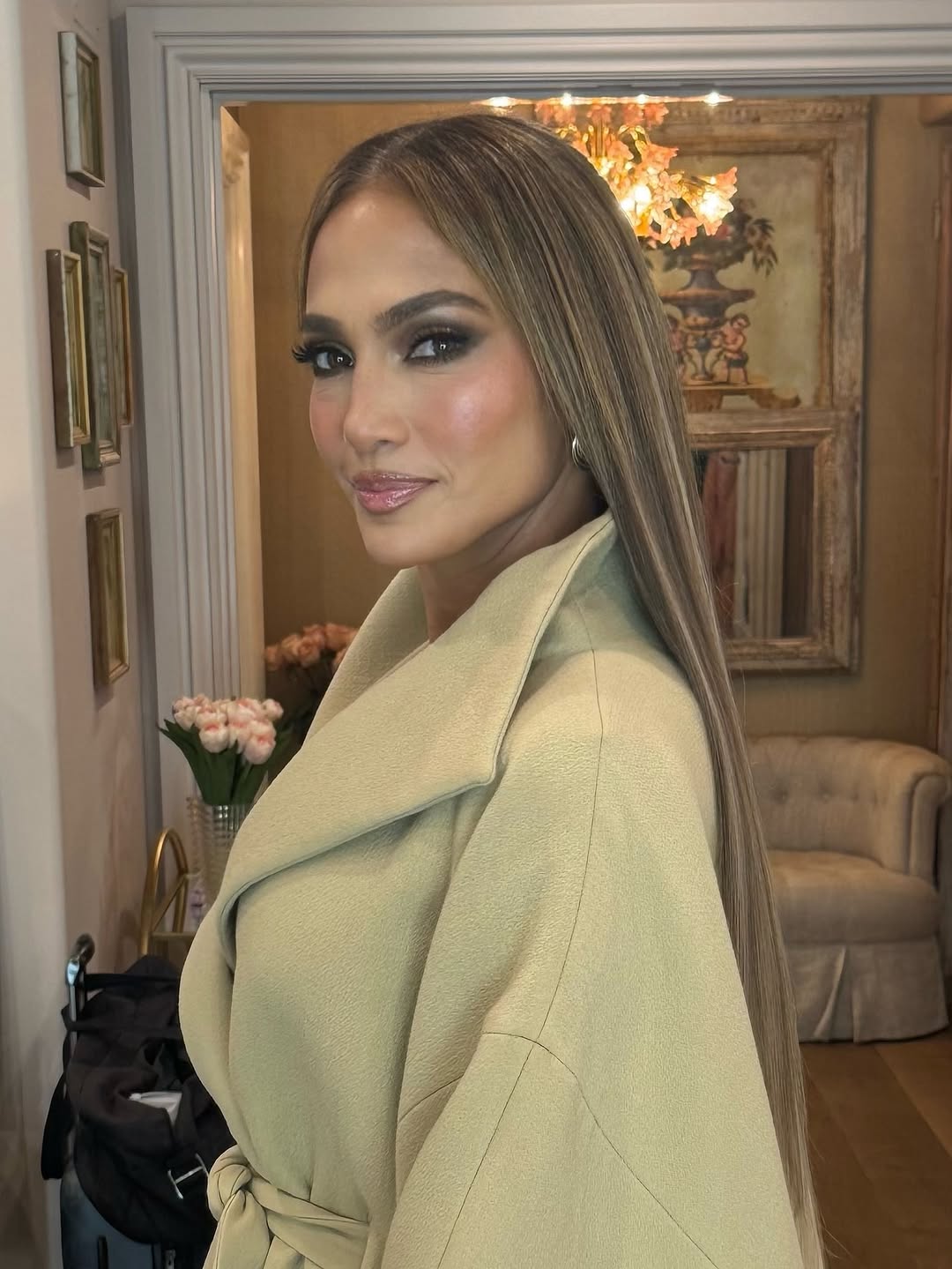 J.lo in njen plašč. Vir: Instagram