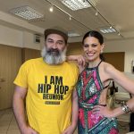 Slovenska voditeljica zapustila Slovenijo, razlog pa je …