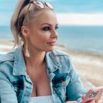 Špela Grošelj je skupaj z enim najboljših televizijskih voditeljev in pisateljev pri nas