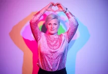 Po Pahorju zdaj še Ana Praznik! Fotografija v postelji, ki je šokirala splet