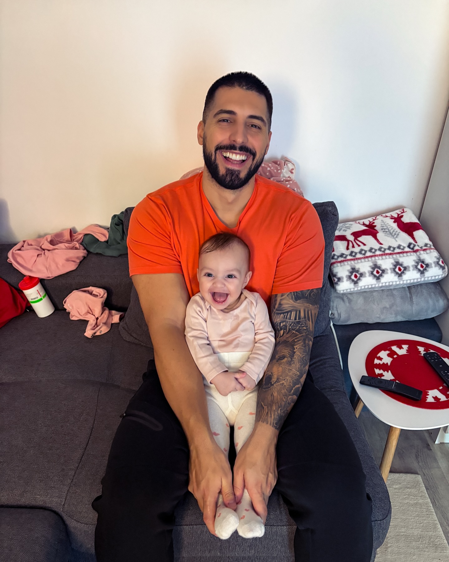 Challe in njegova deklica. Vir: Instagram