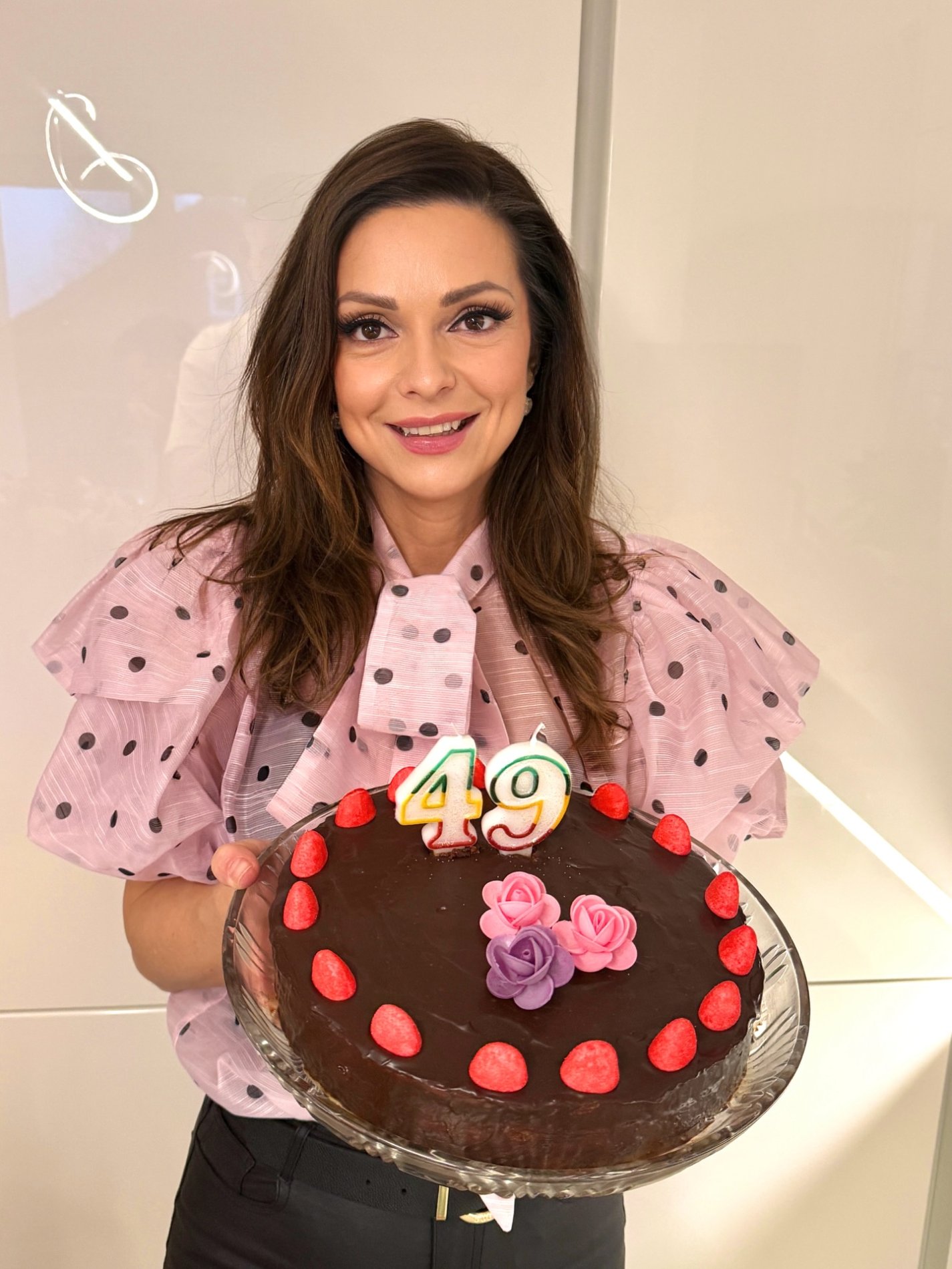 Natalija Verboten in njena rojstnodnevna torta. Vir: Instagram