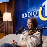 Nina Pušlar ujeta v objemu z znanim slovenskim glasbenikom