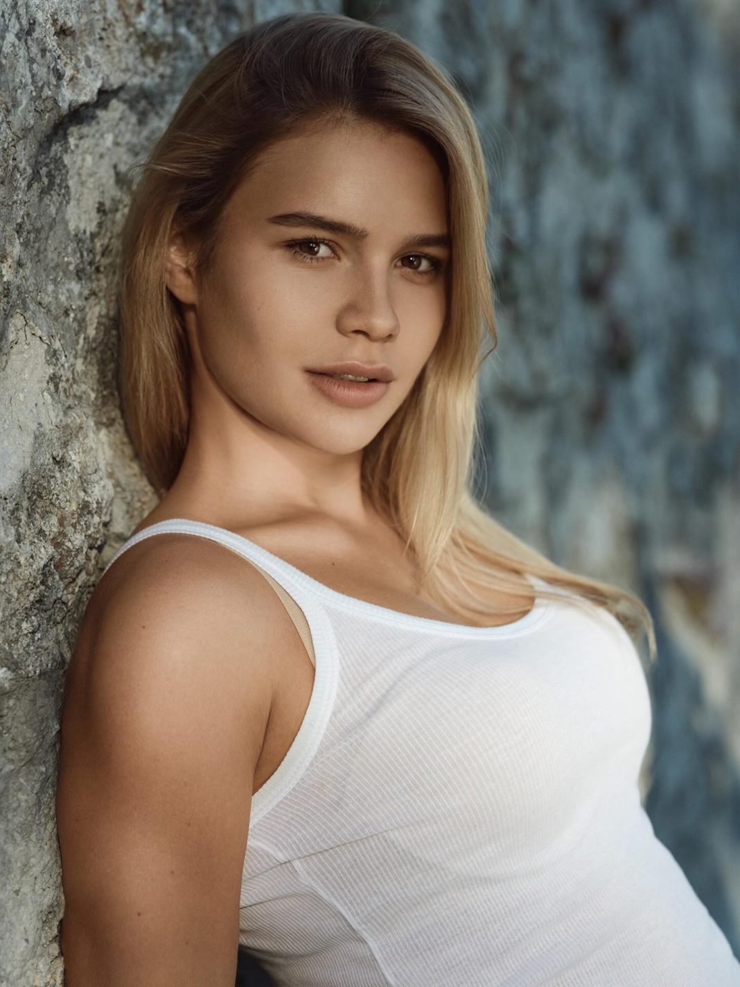 Anamaria Goltes (51)