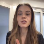 Mlada slovenska vplivnica v izzivalni obleki zavajala javnost in se zlagala