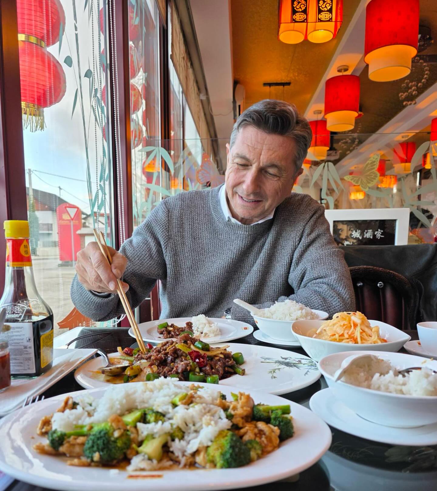Borut je jedel v kitajski restavraciji. Vir: Instagram