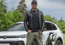 Tomi Meglič ujet med zanimivim početjem s svojim dekletom