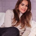 Rezultat estetskega posega pri Rebeki Dremelj je osupljiv