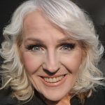 Je z zapisom Alenka Godec užalila influenserje, kaj se dogaja
