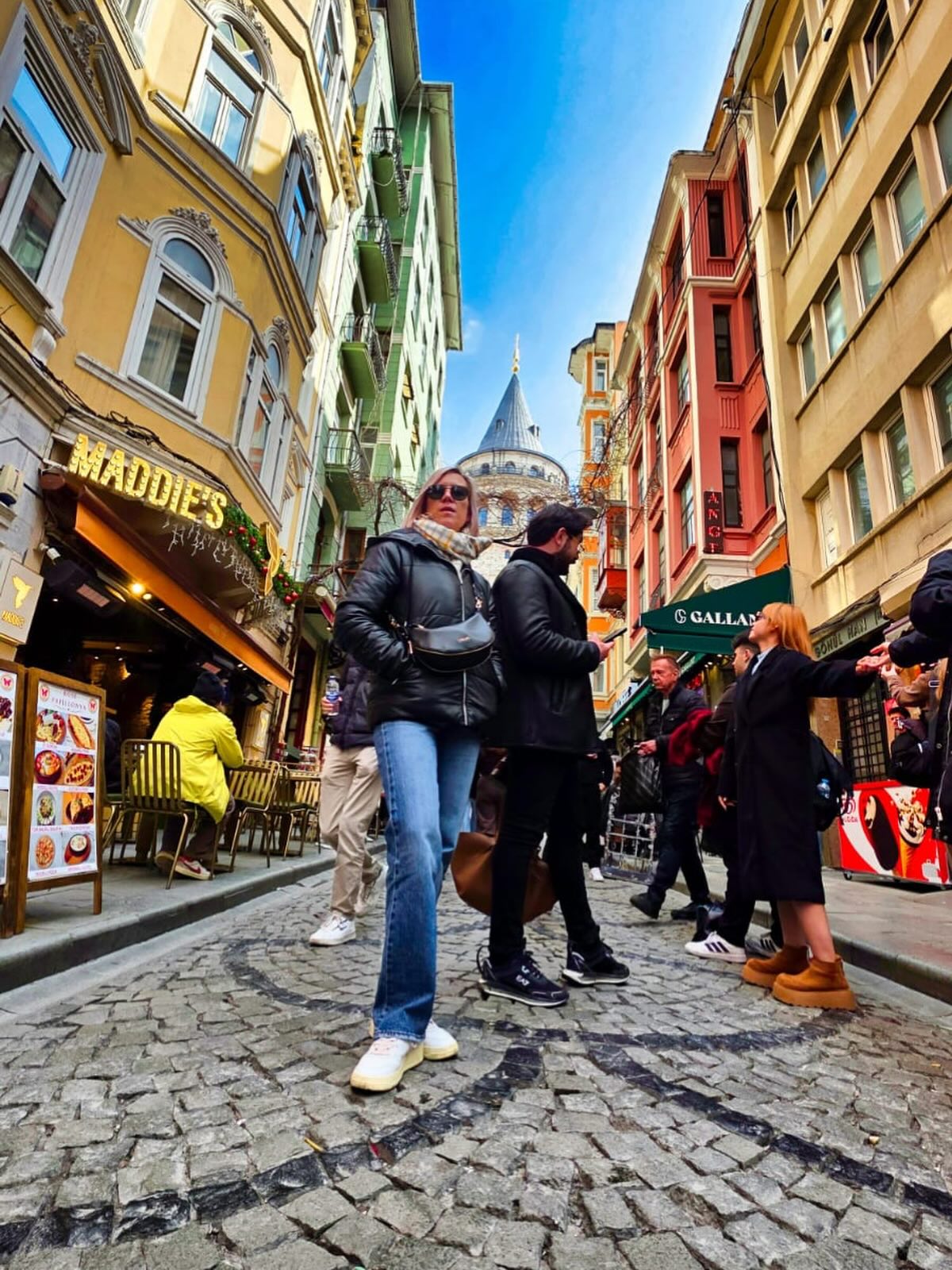 Mili Šef uživa v življenju. Vir: Instagram