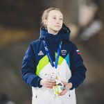 Nika Prevc ujeta v objemu s tem slovenskim glasbenikom