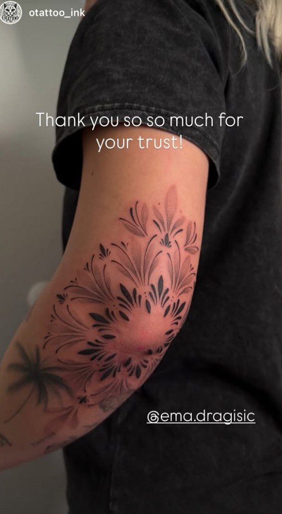 Ema z novim tattoojem