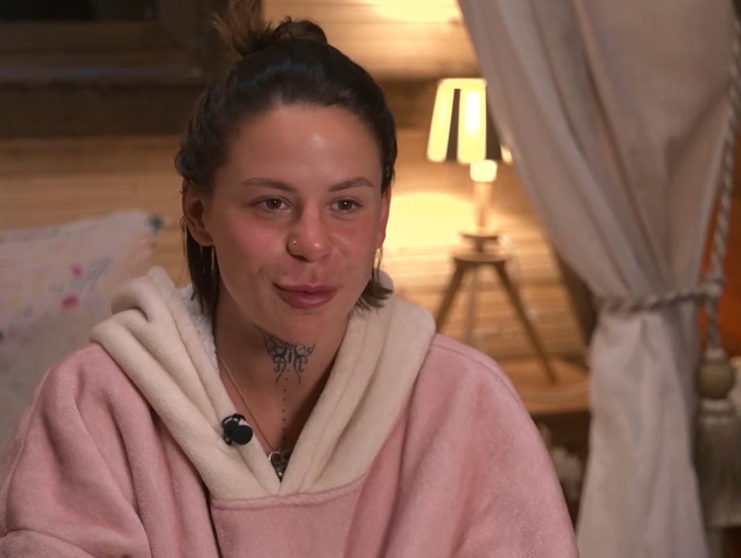 Urška je opravila test nosečnosti Kmetija