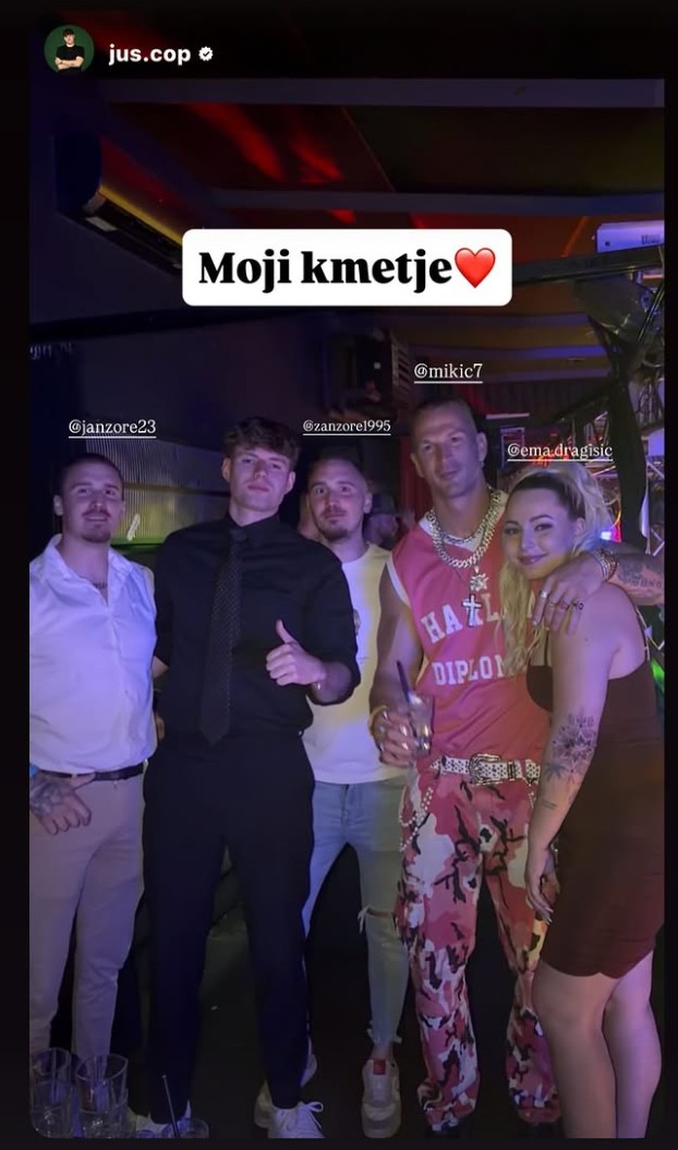 Zbrana družba na zabavi