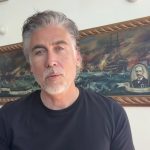 Je z Janom Plestenjakom vse v redu? Izdal ga je …