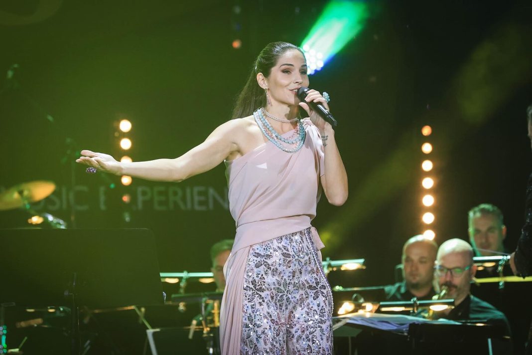 Lea Sirk (12)