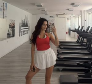 Anja Širovnik (Sanjski moški) po lepotni operaciji pokazala svojo postavo