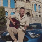 Poglejte, kje dopustuje Luka Basi. Razgled in bazen jemljeta dih