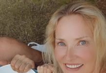 Tanja Ribič in Branko Djurić na morju gola ujeta med …